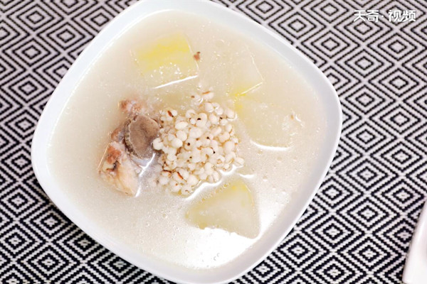 冬瓜薏米排骨汤做法步骤：7