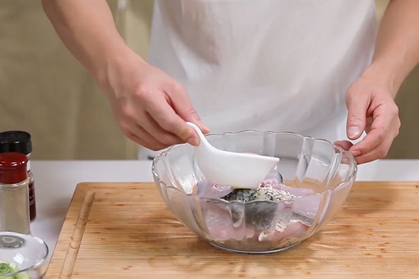 红烧鱼块做法步骤：2