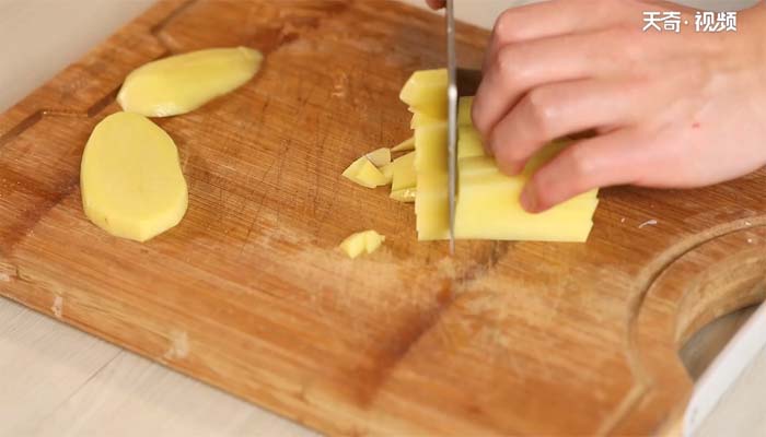 土豆鸡肉酪做法步骤：3