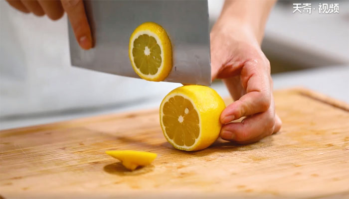 柠檬鸡爪做法步骤：4