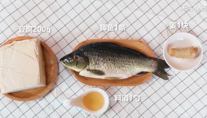 豆腐鲫鱼汤做法步骤：1