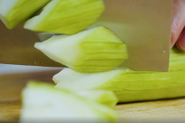 清炒丝瓜做法步骤：3