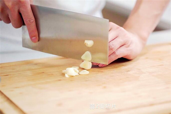 熊掌豆腐做法步骤：3