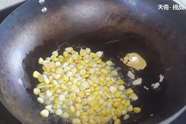 玉米粒炒土豆丝做法步骤：8