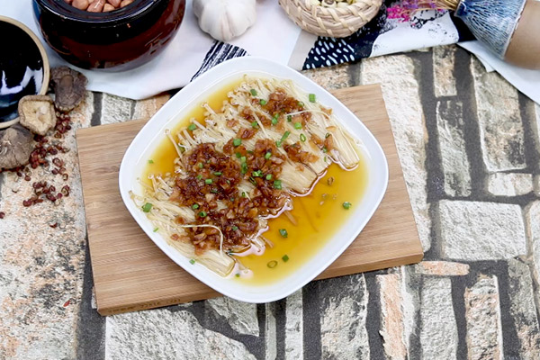 蒜蓉蒸金针菇做法步骤：9