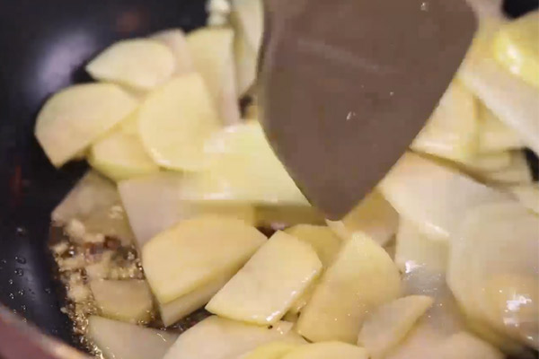 红烧土豆片做法步骤：8