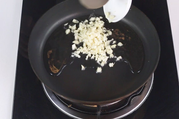 蒜蓉蒸金针菇做法步骤：6