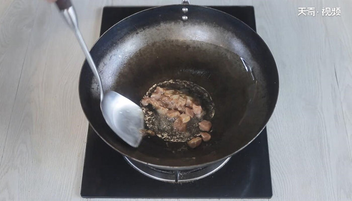 葱炒肉丁做法步骤：8