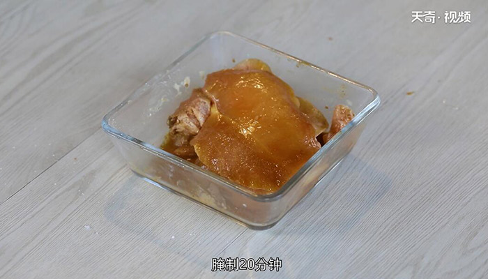 香煎鸡胸肉做法步骤：3