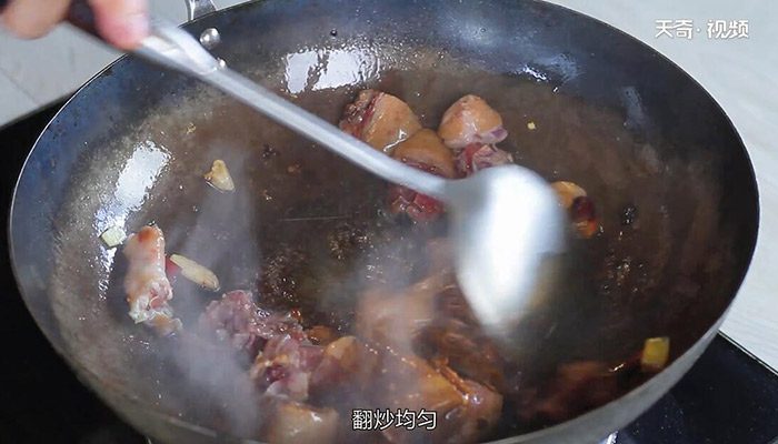 孜然炒鸭肉做法步骤：8