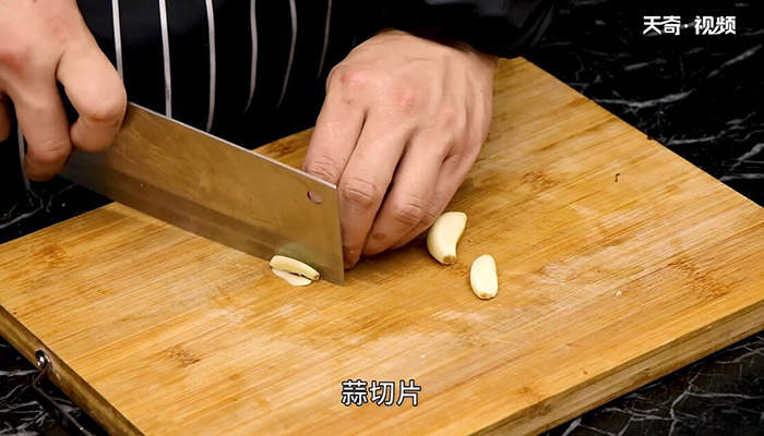 卷筒鸡做法步骤：3