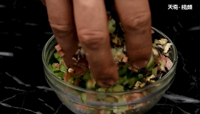 卷筒鸡做法步骤：10