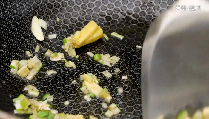 卷筒鸡做法步骤：15