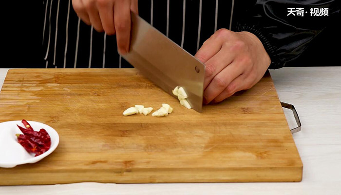 酸辣包菜做法步骤：4