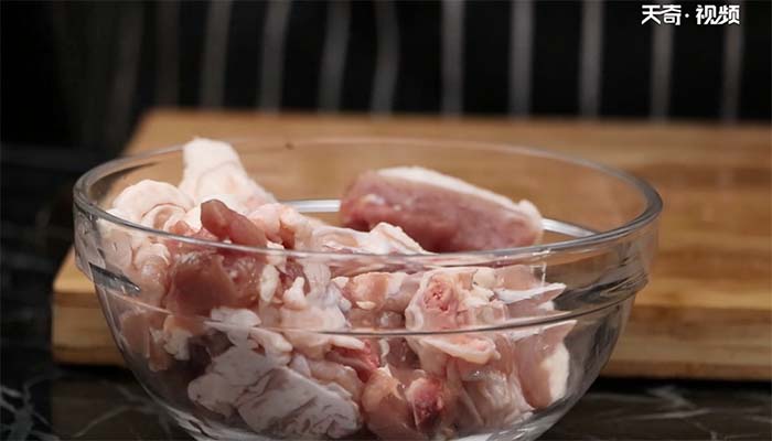 五香酱鸭做法步骤：5