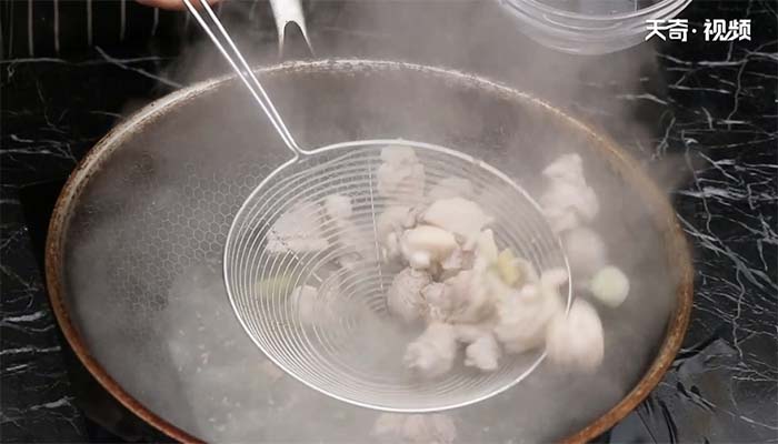 五香酱鸭做法步骤：7