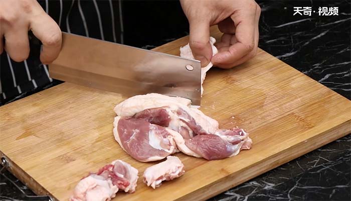 五香酱鸭做法步骤：4