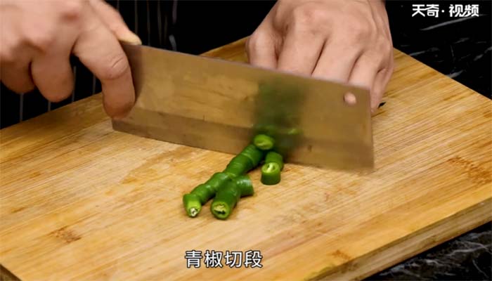 肉蟹炖豆腐做法步骤：4