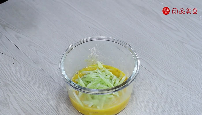 黄瓜煎鸡蛋做法步骤：6