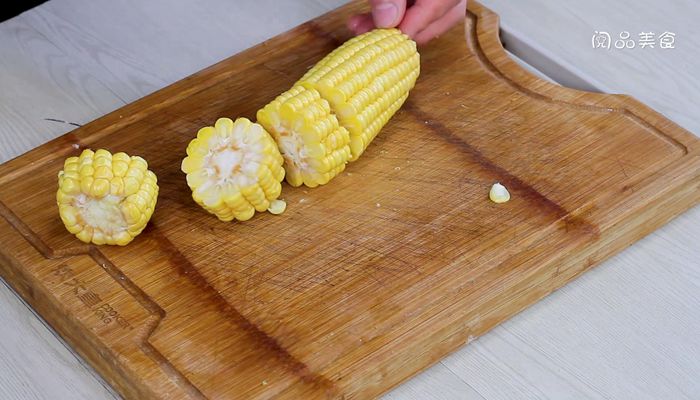 玉米炖西兰花做法步骤：2