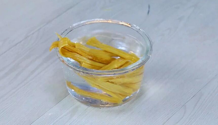 腐竹烧茄条做法步骤：2