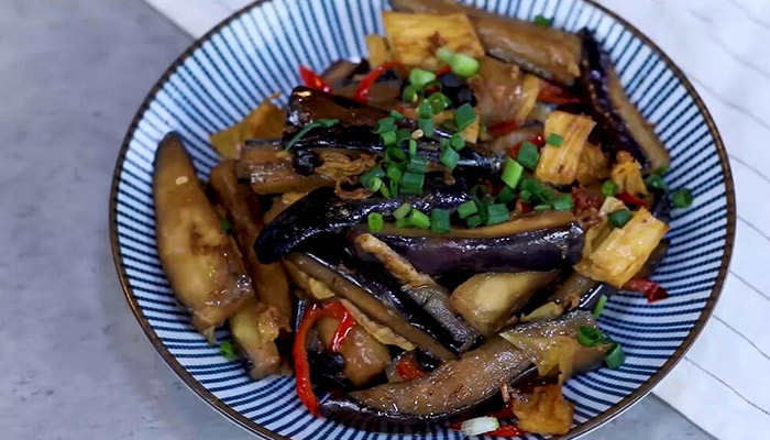 腐竹烧茄条做法步骤：10