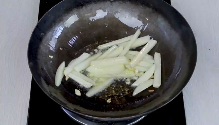 蛤蜊炖土豆做法步骤：8