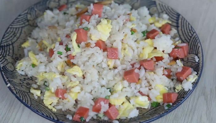 海米火腿蛋炒饭做法步骤：16