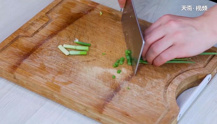 香菇烧豆角做法步骤：4