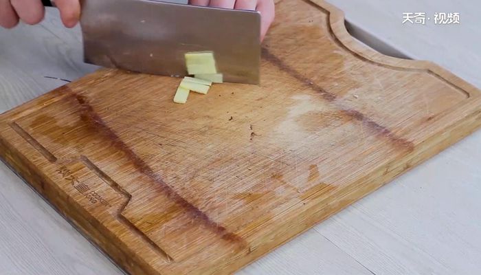 香菇烧豆角做法步骤：5