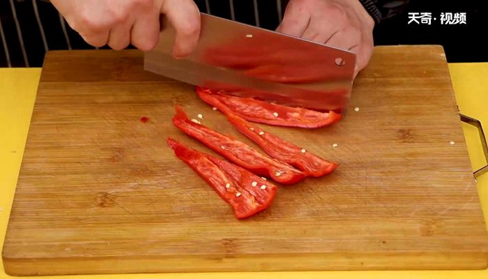 辣椒炒蛋做法步骤：2