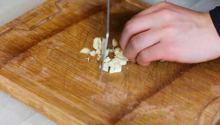蒜香鸡蛋炒米饭怎么做做法步骤：3
