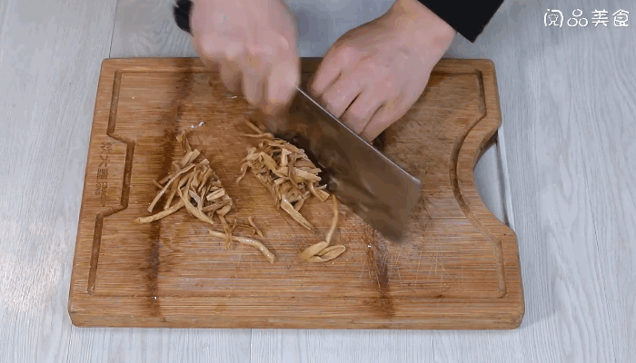 油豆腐黄花菜炒肉做法步骤：10