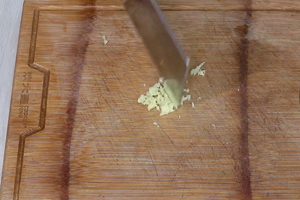 肉丝蕨菜做法步骤：5