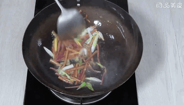 口蘑蕨菜汆豆腐做法步骤：9