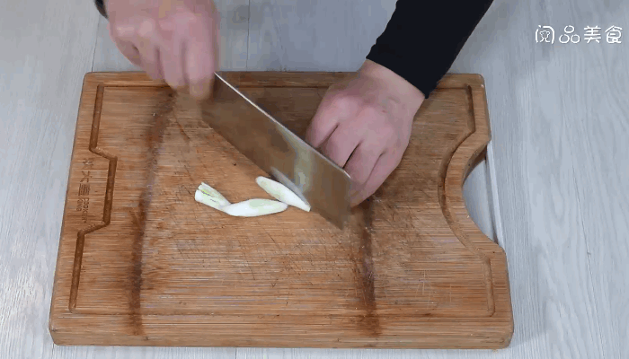 口蘑蕨菜汆豆腐做法步骤：6