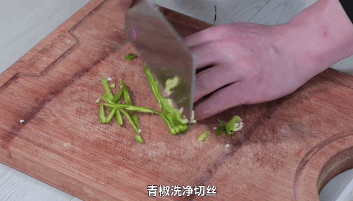 三丝炒包菜做法步骤：5
