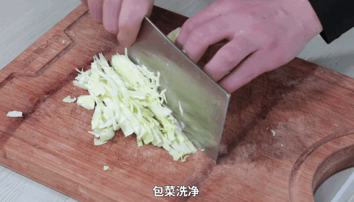 三丝炒包菜做法步骤：3