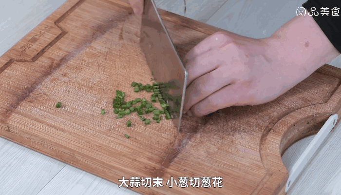 蕨菜拌海茸丝做法步骤：3