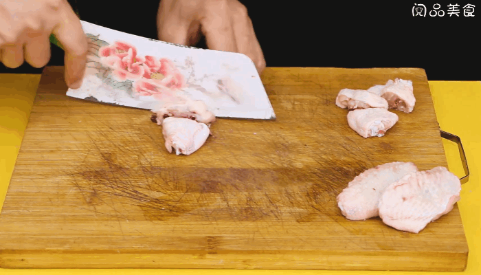 香菇豆腐焖鸡翅做法步骤：8