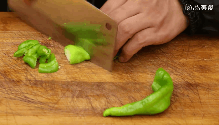 洋葱回锅肉做法步骤：3