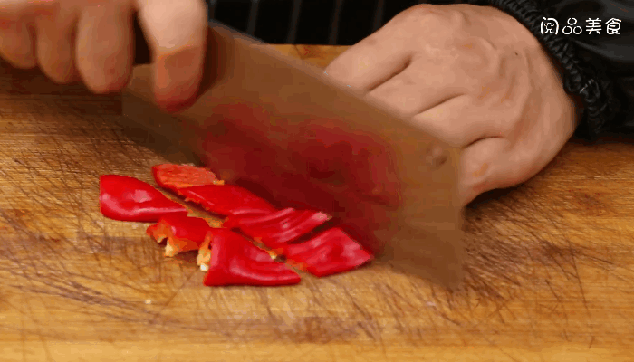 洋葱回锅肉做法步骤：4