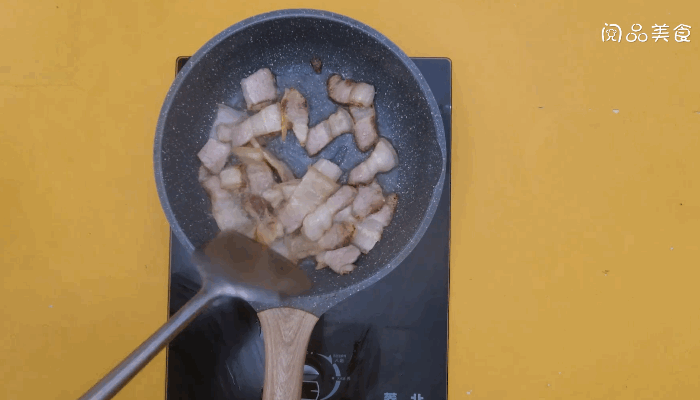 洋葱回锅肉做法步骤：7