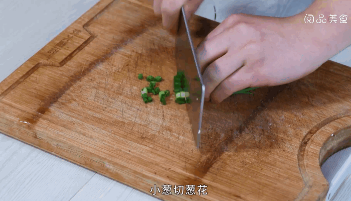 白菜煮油豆腐做法步骤：4
