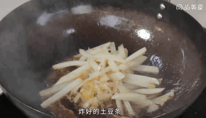 酸菜炖土豆条做法步骤：7
