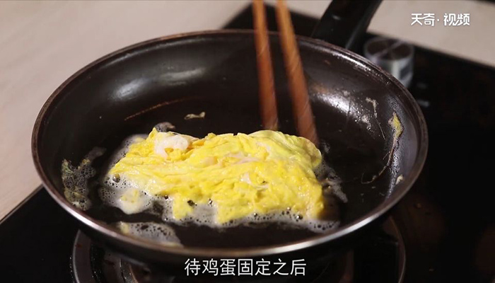 榨菜炒鸡蛋做法步骤：3