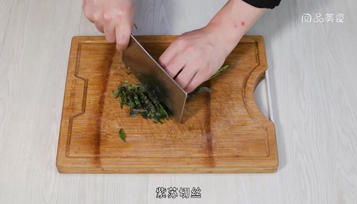 紫苏茄子炒豇豆做法步骤：3