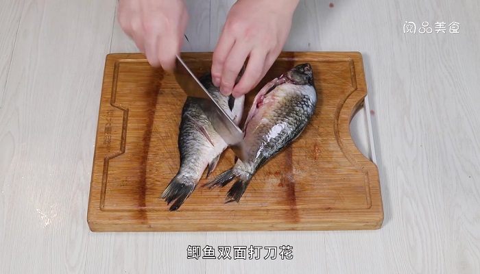 酸笋紫苏鱼做法步骤：2