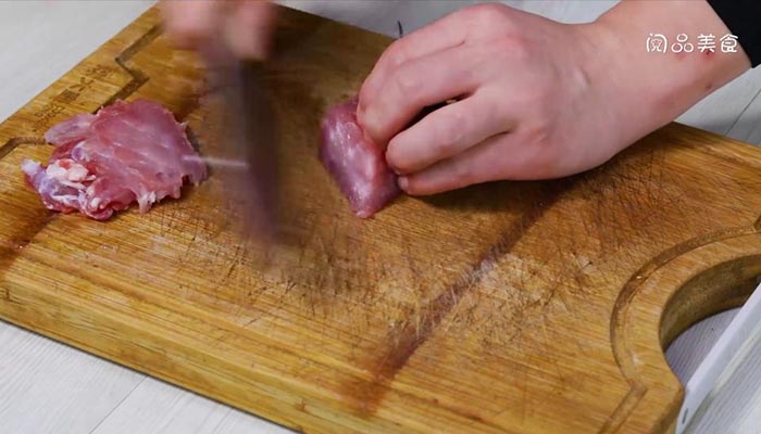 湘菜香菇炒肉做法步骤：2