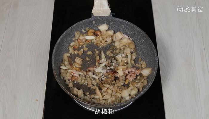 肉末榨菜炒藕丁做法步骤：7